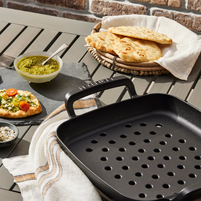 Le Creuset Cast Iron Alpine Outdoor Square Grill Basket 30cm Matte Black image number 6